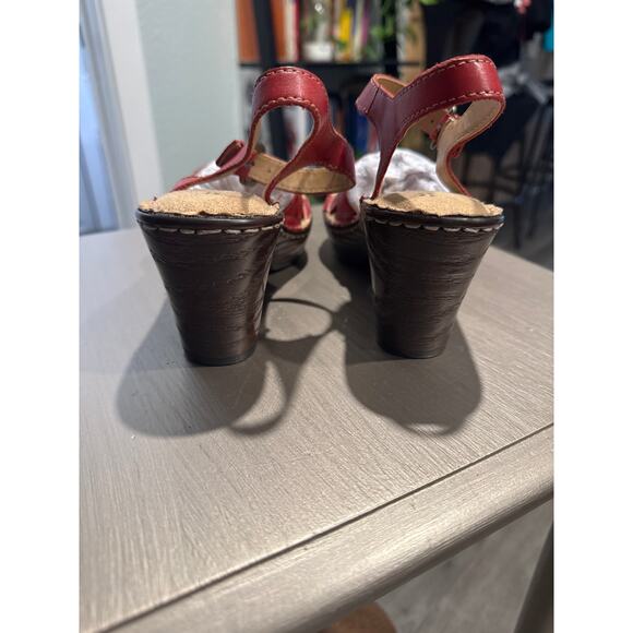 Naturalizer Martha Sandals Red Leather Wedge Heels Shoes Clogs Buckles Sz 5M - Picture 8 of 9
